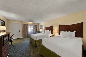 paddletail waterfront lodge trademark collection by wyndham