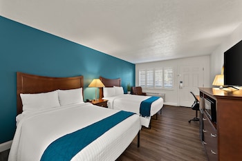 paddletail waterfront lodge trademark collection by wyndham