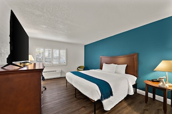 paddletail waterfront lodge trademark collection by wyndham