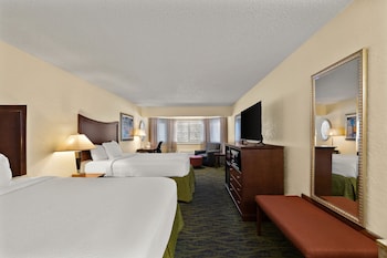 paddletail waterfront lodge trademark collection by wyndham