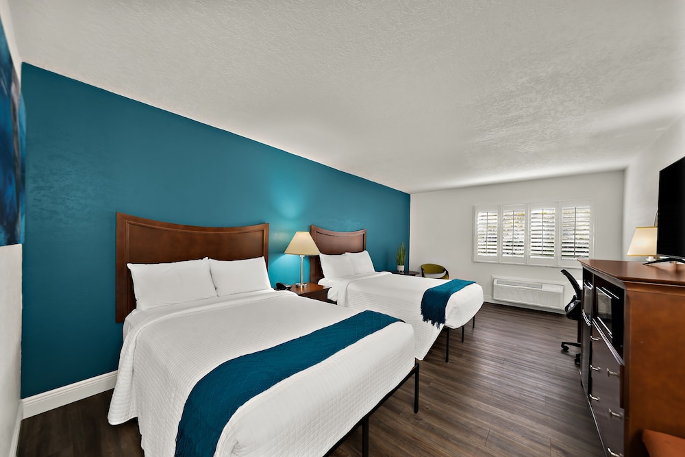 paddletail waterfront lodge trademark collection by wyndham