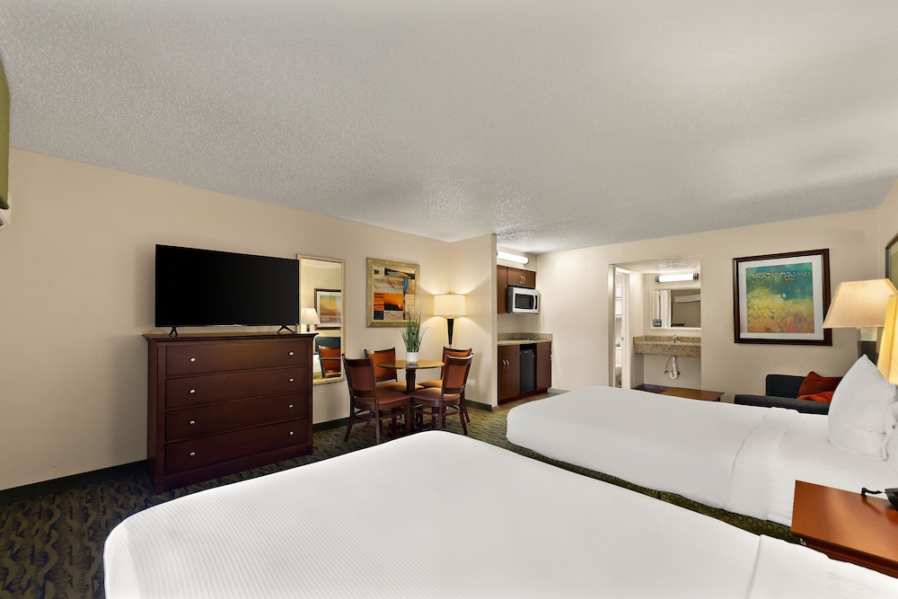 paddletail waterfront lodge trademark collection by wyndham