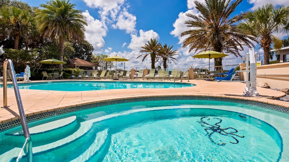 paddletail waterfront lodge trademark collection by wyndham