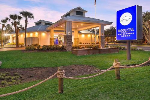 paddletail waterfront lodge trademark collection by wyndham