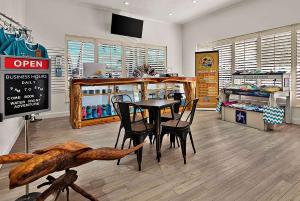 paddletail waterfront lodge trademark collection by wyndham