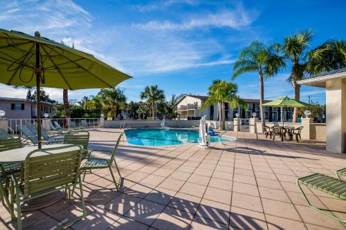 paddletail waterfront lodge trademark collection by wyndham