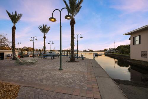 paddletail waterfront lodge trademark collection by wyndham