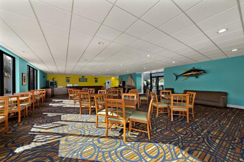 paddletail waterfront lodge trademark collection by wyndham