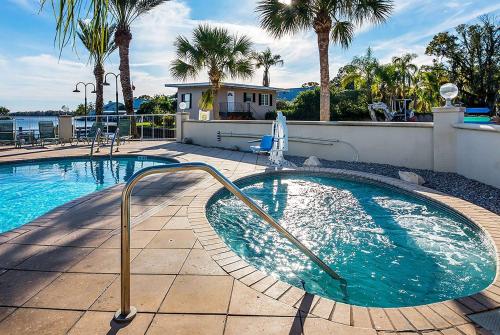paddletail waterfront lodge trademark collection by wyndham