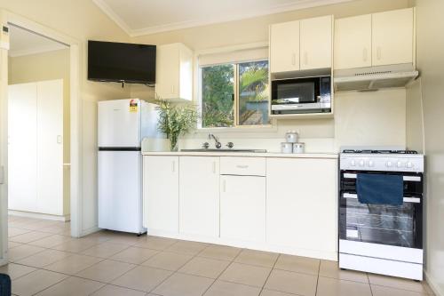 tasman holiday parks myola