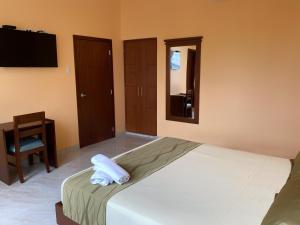 hostal california inn