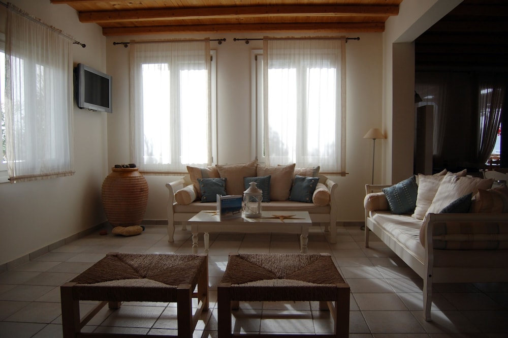 aeolos hotel