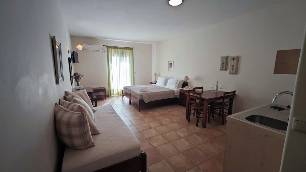 aeolos hotel
