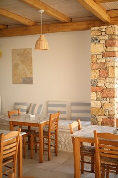 aeolos hotel