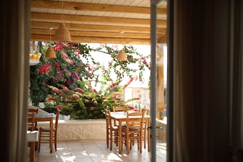 aeolos hotel