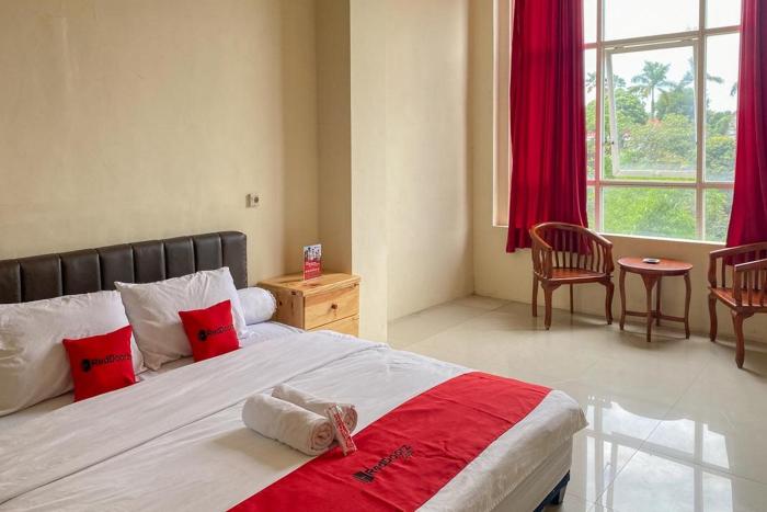 reddoorz near universitas merdeka malang 2