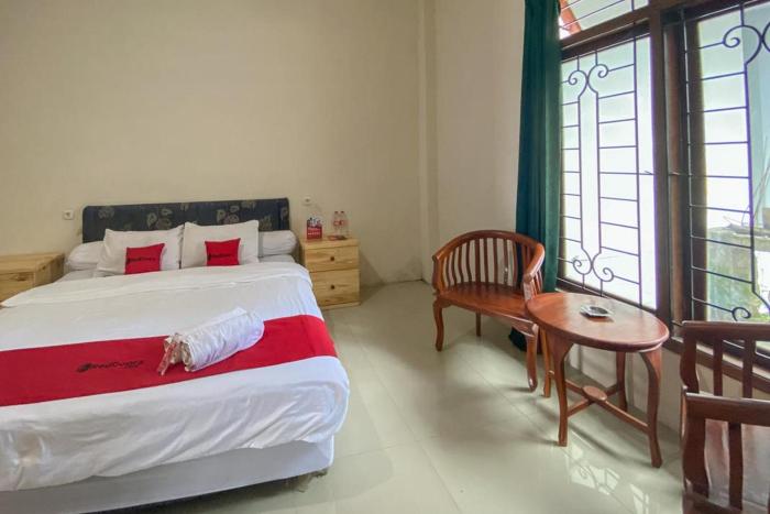 reddoorz near universitas merdeka malang 2