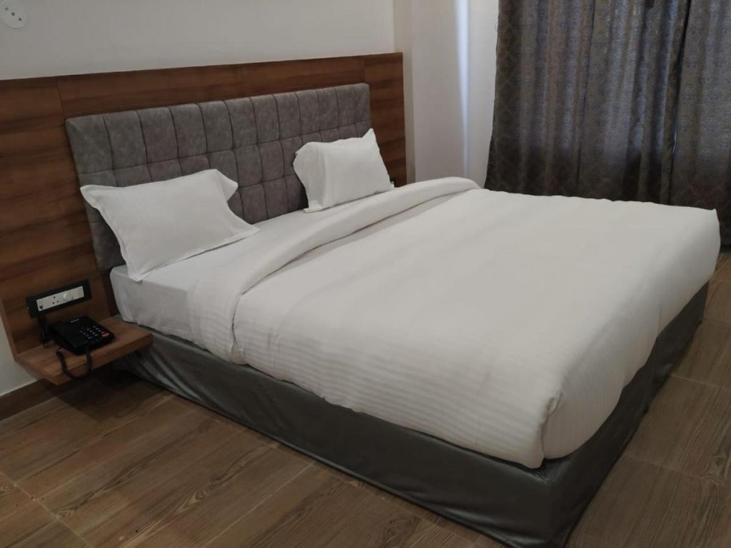 hotel global inn gold lucknow