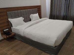 hotel global inn gold lucknow