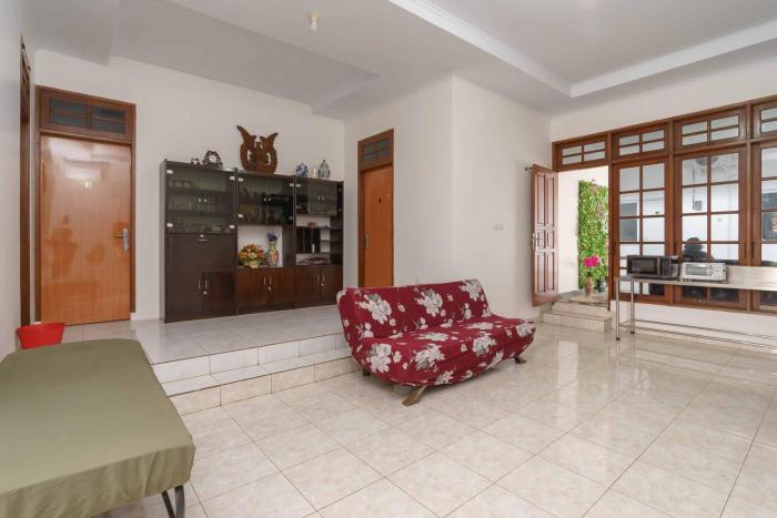 reddoorz syariah near exit toll jatiwarna 2