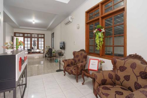 reddoorz syariah near exit toll jatiwarna 2