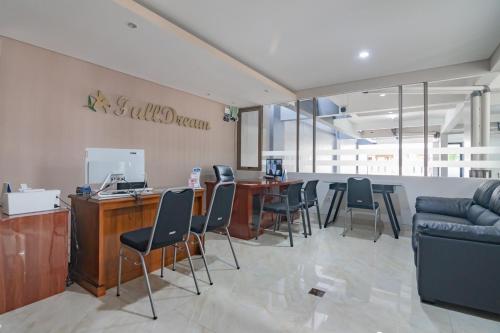 reddoorz plus cirebon city center