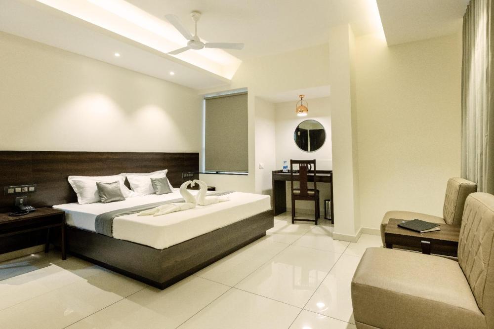 hotel paramount suites and service apartments