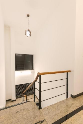 hotel paramount suites and service apartments