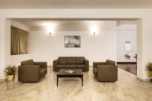 hotel paramount suites and service apartments