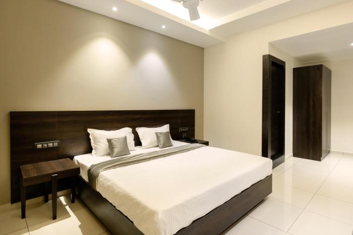 hotel paramount suites and service apartments