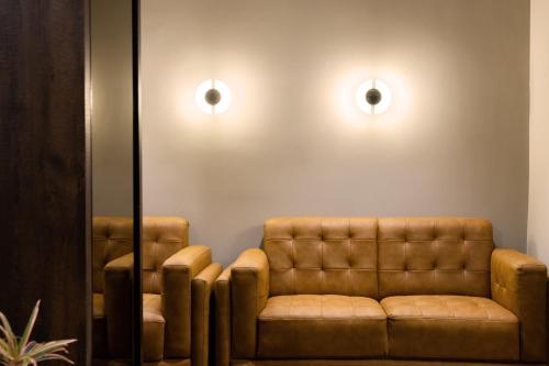 hotel paramount suites and service apartments