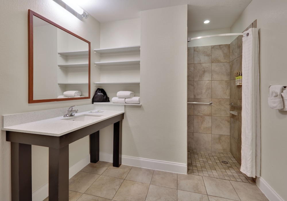 candlewood suites market center by ihg