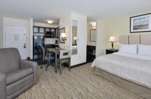 candlewood suites market center by ihg