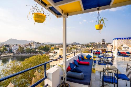 shalom backpackers udaipur adults only