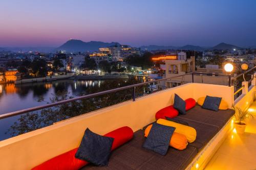 shalom backpackers udaipur adults only