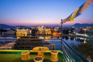 shalom backpackers udaipur adults only