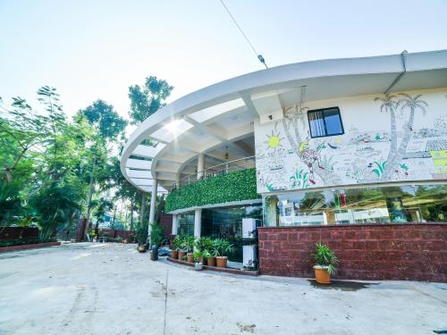 the center court resort and spa