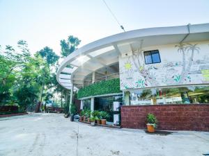 the center court resort and spa