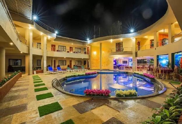 the center court resort and spa