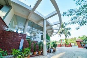 the center court resort and spa