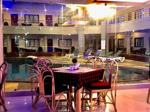 the center court resort and spa