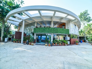 the center court resort and spa