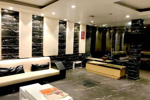 hotel crystal deluxe at new delhi railway station