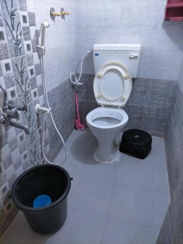 Happy Home Stay,Station Road,0 star