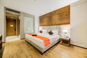 super townhouse chhatarpur near metro park