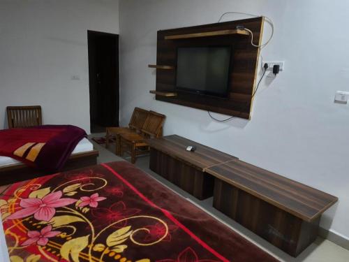 Hotel Amron45,Sector 45>>Chandigarh,2 star