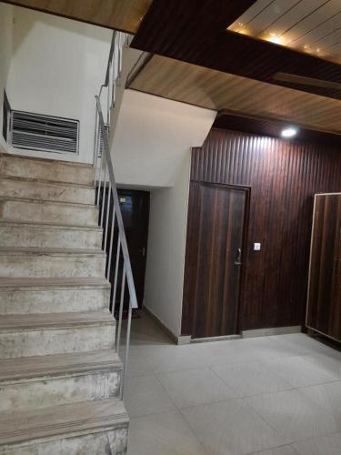 Hotel Amron45,Sector 45>>Chandigarh,2 star