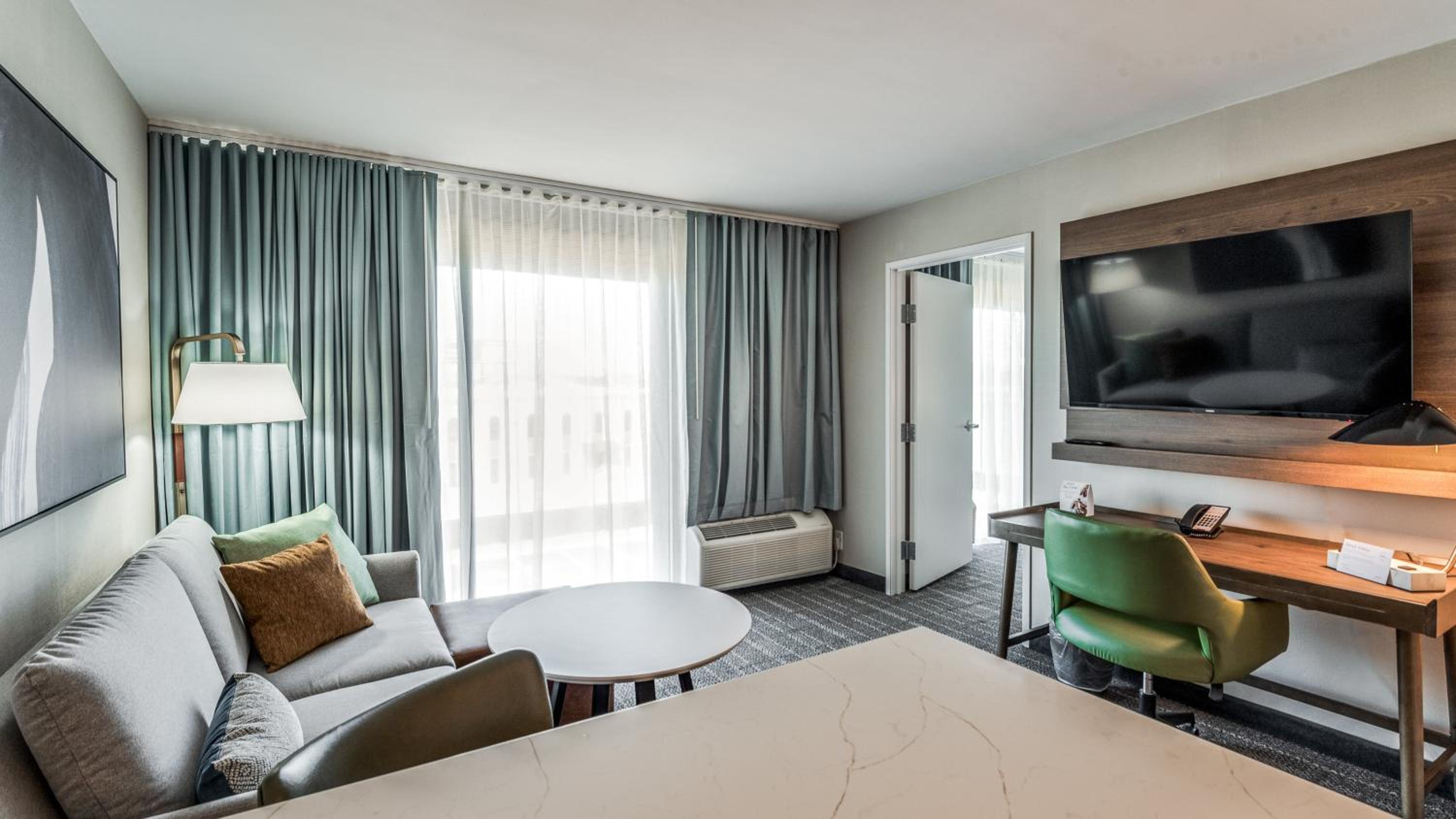 holiday inn dallas market ctr love field by ihg