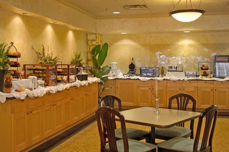 holiday inn dallas market ctr love field by ihg