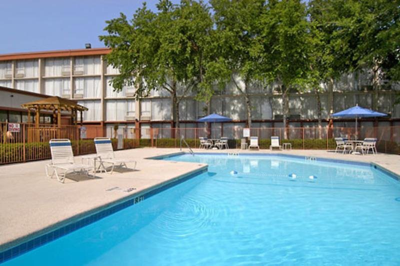 holiday inn dallas market ctr love field by ihg